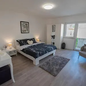 Apartment Apartman Iva